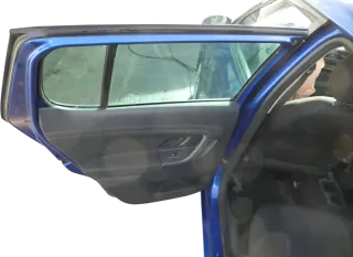 1x Skoda Fabia 5J Stufenheck Türverkleidung Verkleidung Tür hinten links Griff - Bild 3