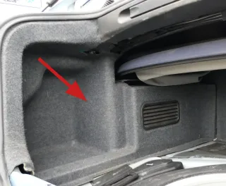 A4 8H Cabrio Abdeckung Verkleidung Kofferraum hinten links Seite schwarz - Bild 1