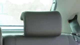 1x VW Polo 6R 6C Kopfstütze hinten rechts oder links schwarz titanschwarz - Bild 1