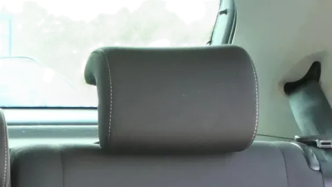 1x VW Polo 6R 6C Kopfstütze hinten rechts oder links schwarz titanschwarz