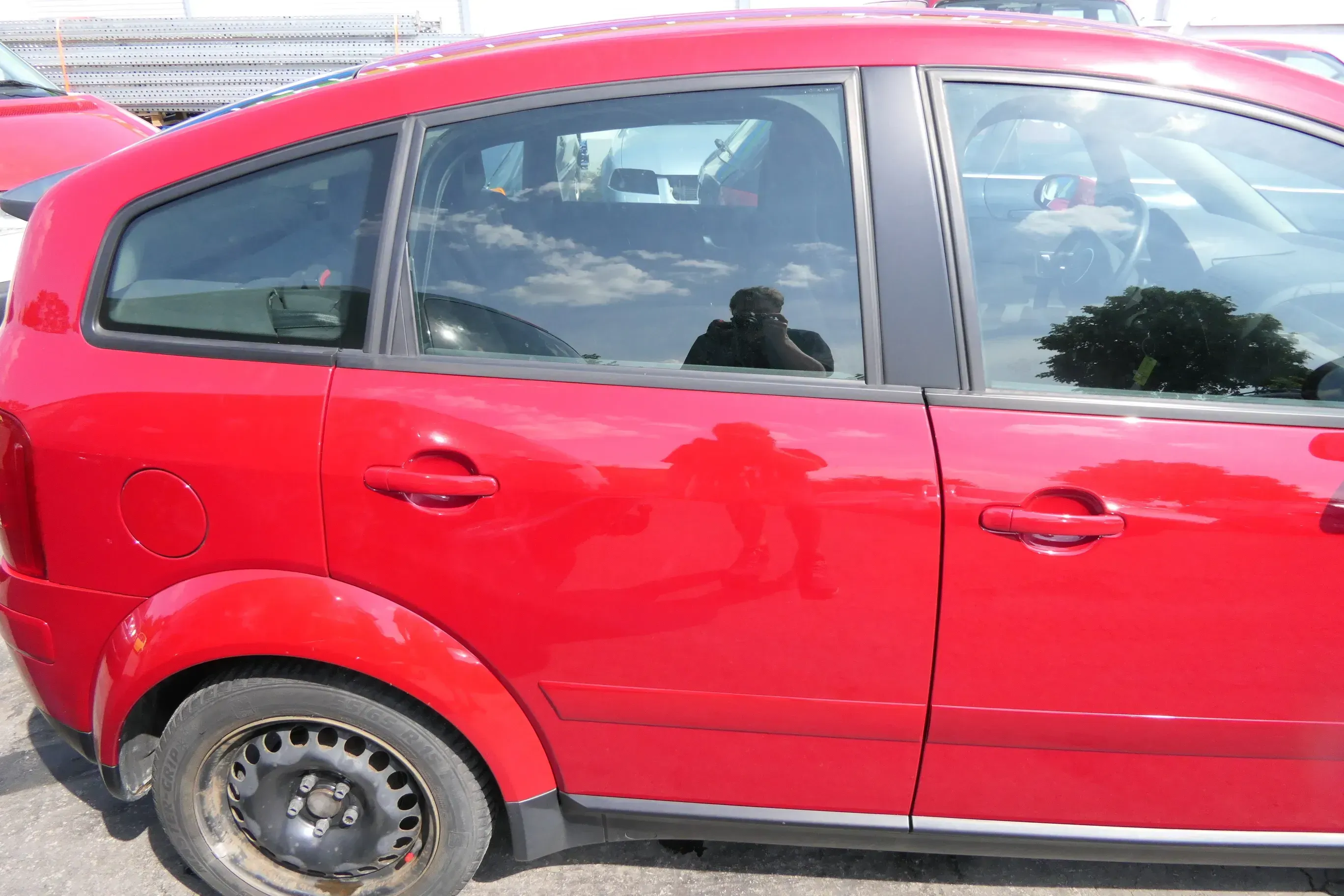 Audi A2 8Z Tür hinten rechts rot LY3C -mit Rahmen + Scheibe - Bild 1