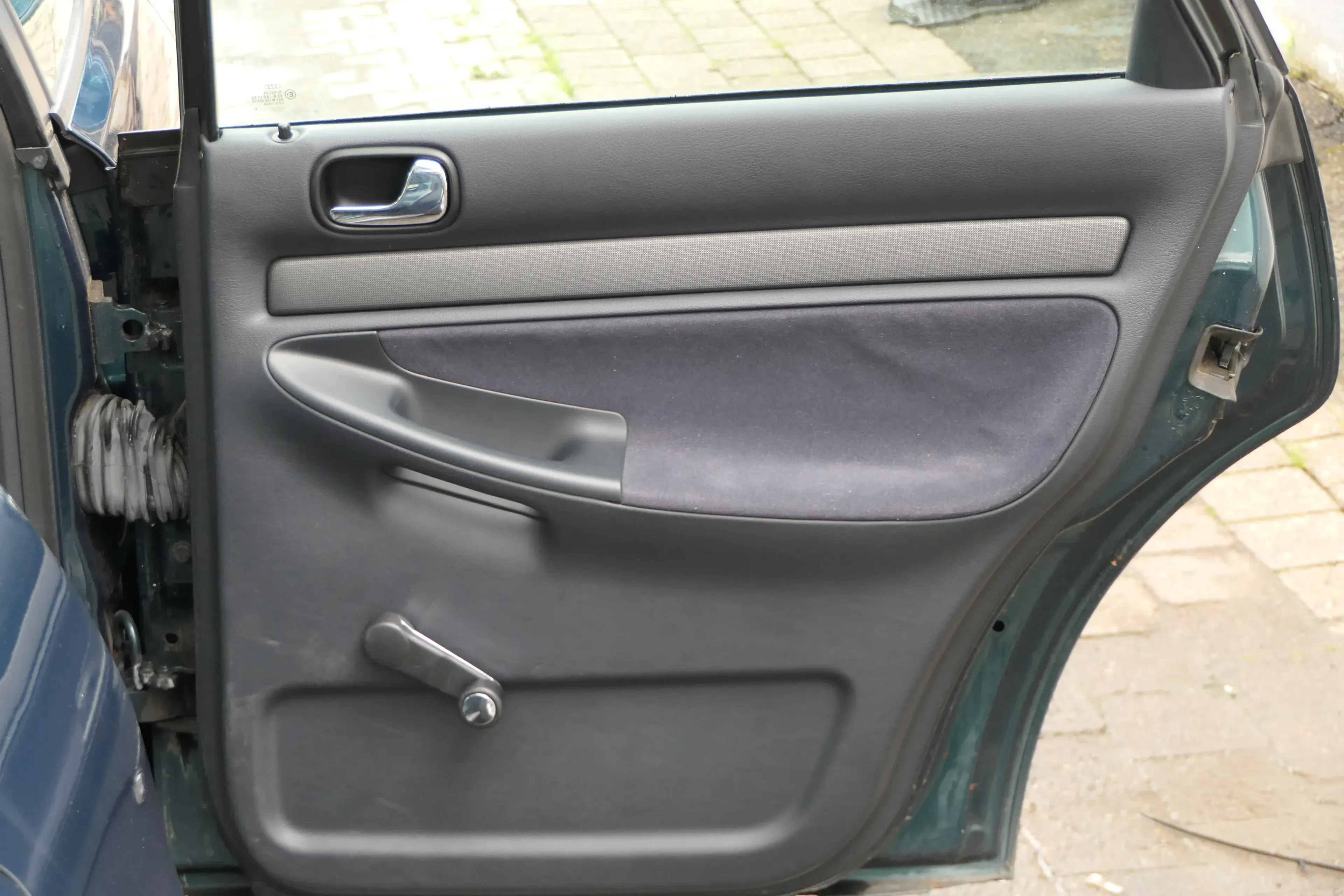 1x Audi A4 B5 Türverkleidung Verkleidung Tür hinten rechts Griff Öffner - Bild 1