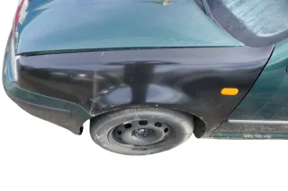 VW Golf 4 1J Kotflügel vorne links schwarz Rost - Bild 2