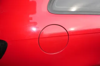 Audi A3 8P Tankdeckel Klappe Tankklappe Tank rot LY3J 4/5Türer Sportback Deckel - Bild 1