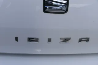 Seat Ibiza 6J Heckklappe Klappe hinten 2/3-Türer weiß LB9A mit Scheibe - Bild 4