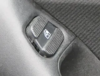 VW Golf 3 Cabrio 1E elektrischer Fensterheber Schalter vorne rechts schwarz - Bild 1