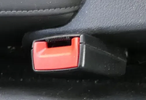 VW Up Gurtschloß Schloß Gurt 1S0857756 vorne rechts Beifahrersitz Sitz Warnkonta - Bild 1
