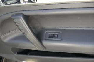 VW Touareg 7L Türverkleidung Verkleidung Tür Leder hinten rechts antharzit - Bild 2