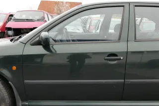 Skoda Octavia 1U Kombi + Limo Tür vorne links Fahrertür grün 9570 LF8C - Bild 1