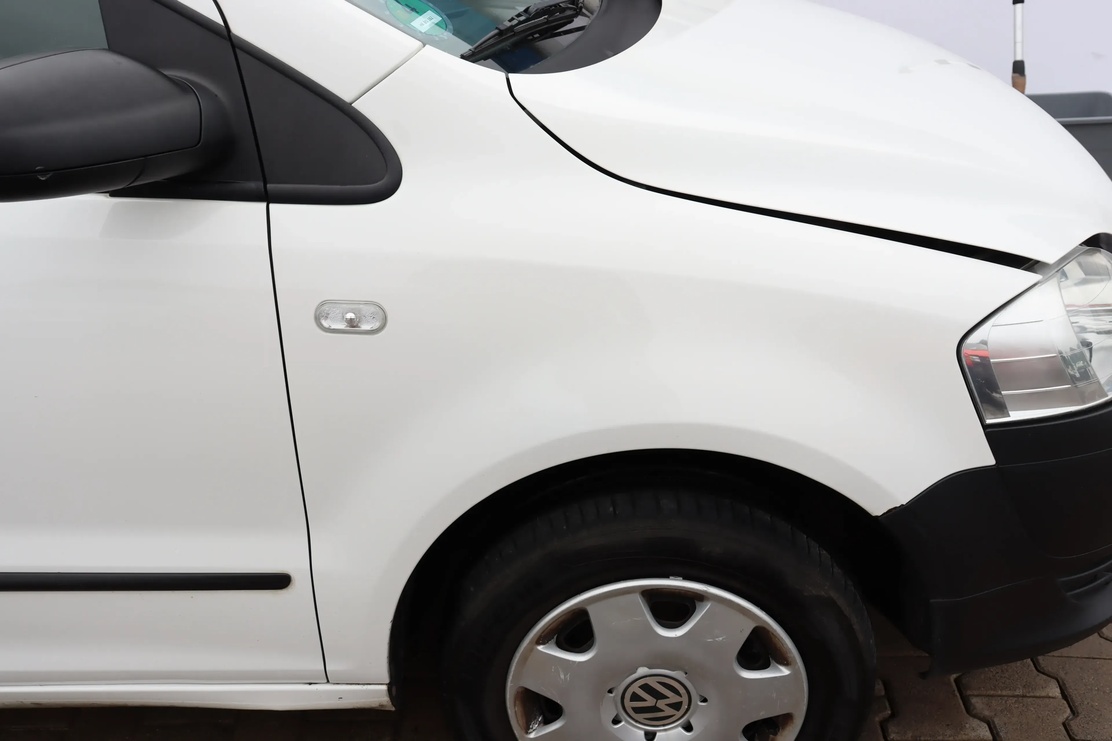VW Fox 5Z Kotflügel vorne rechts weiß LB9A - Bild 1