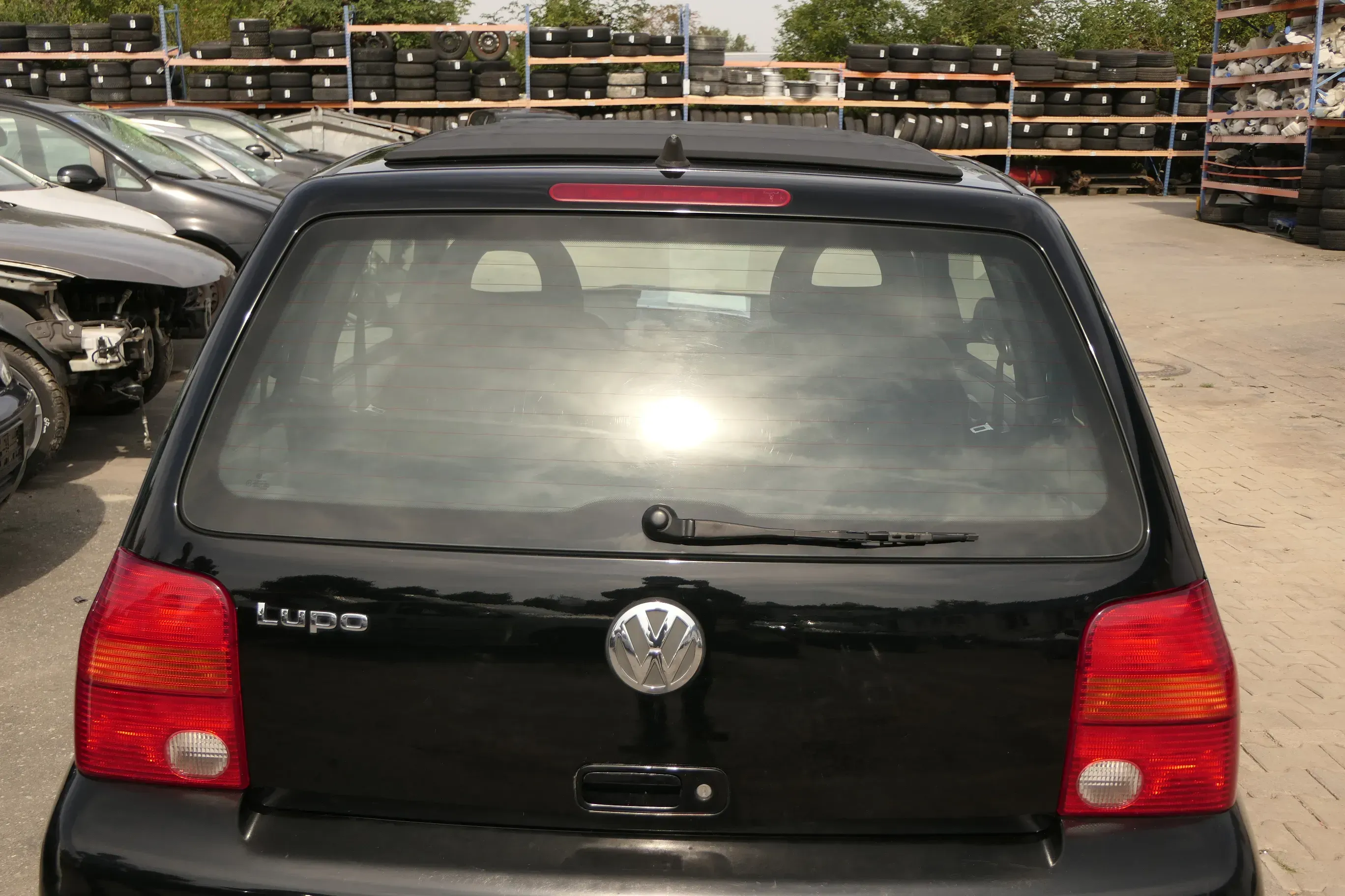 VW Lupo 6X Heckklappe Klappe Kofferraumklappe Scheibe schwarz L041 ohneAnbautei - Bild 1
