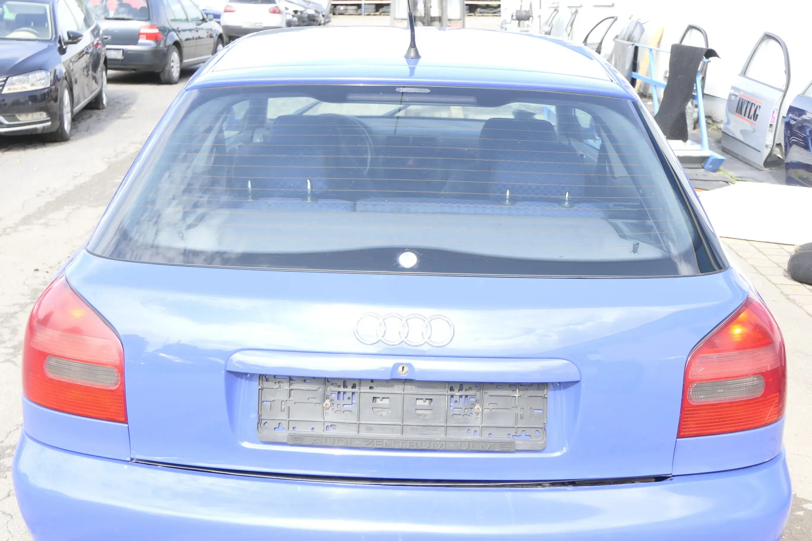 Audi A3 8L bis ca.Bj.1999 Heckklappe Kofferraumklappe Klappe hinten blau LY5M - Bild 1