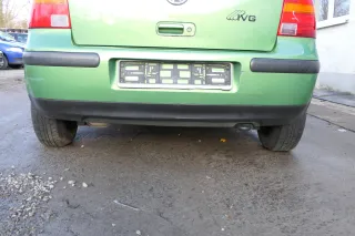 VW Golf 4 Limousine Stoßstange hinten Heckstoßstange Stoßfänger grün LA6P - Bild 1