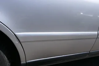 Audi A4 B5 Tür nur Türblatt hinten rechts silber LY7W - Facelift - Bild 4