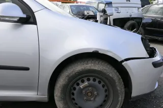 VW Golf 5 V 1K Kotflügel vorne rechts silber LA7W reflexsilber  DELLE - Bild 2