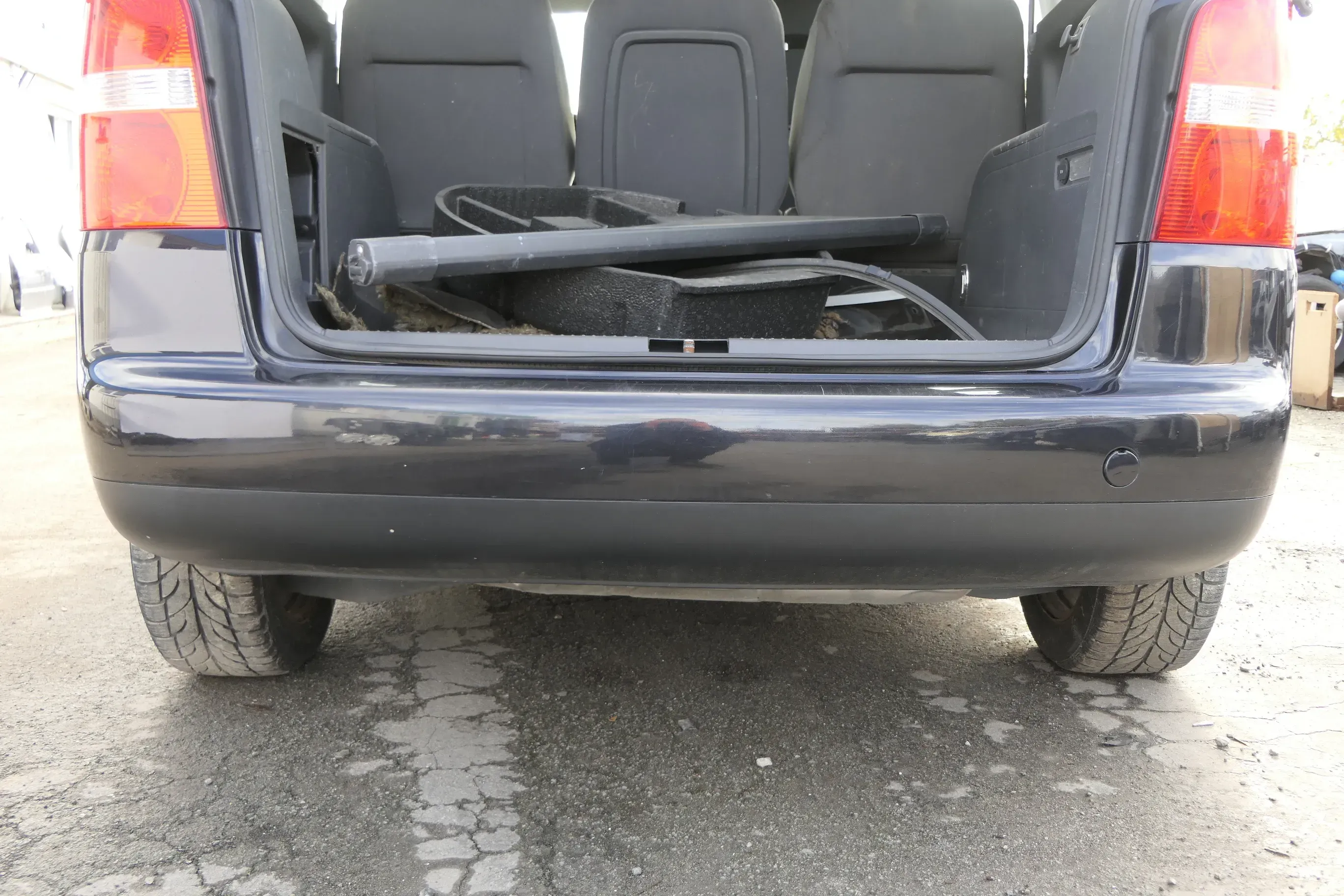 VW Touran 1T Stoßstange hinten Heckstoßstange schwarz LC9Z blackmagic - Bild 1