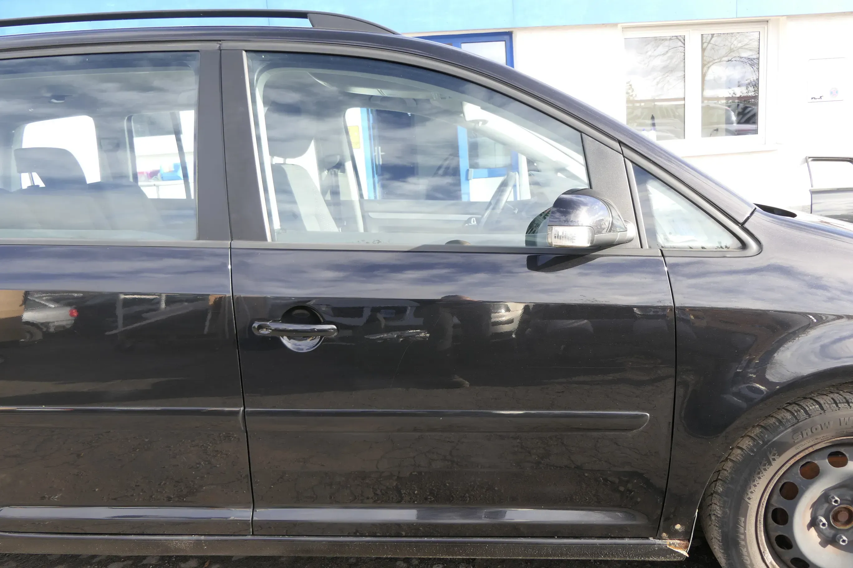 VW Touran 1T 1T3 Tür vorne rechts Beifahrertür schwarz LC9Z bl - ohne Anbauteile - Bild 1
