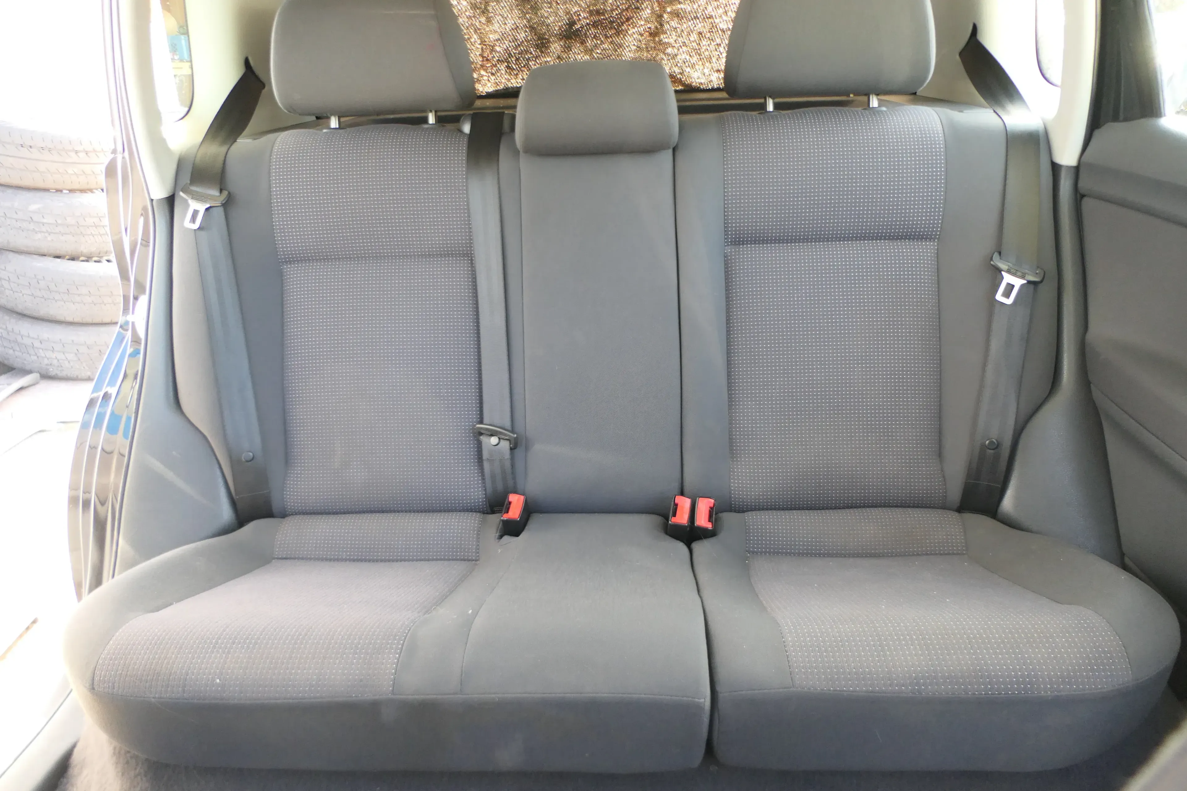 VW Polo 9N 9N3 Sitz Rückbank Sitzfläche Sitze 3 Punkt Gurt hinten mit Kopfstütze - Bild 1