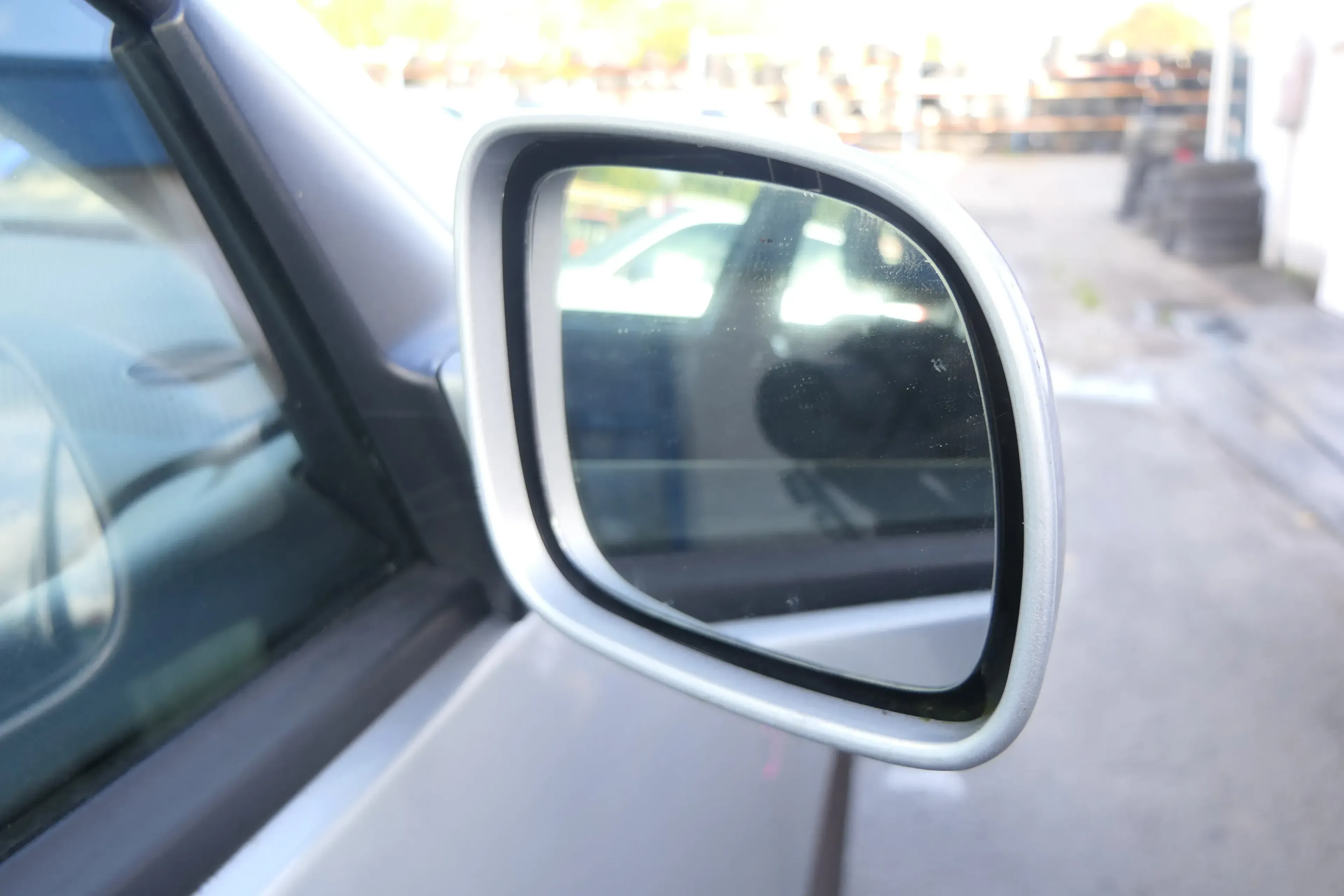 VW Golf 4 Bora manueller Spiegel rechts Außenspiegel silber grau LA7W Glas - Bild 1