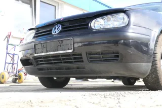 VW Golf 4 1J Stoßstange vorne Stoßfänger vorn schwarz LC9Z Frontstoßstange - Bild 4