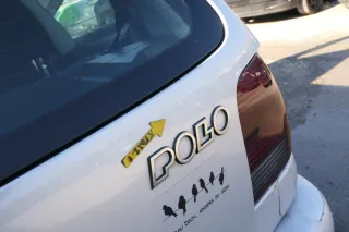 VW Polo 6N Heckklappe Klappe hinten Kofferraumklappe mit Scheibe silber LB7Z sa - Bild 5