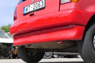 VW Polo 6N Stoßstange hinten 2-geteilte Heckstoßstange rot LP3G Stoßfänger - Bild 6