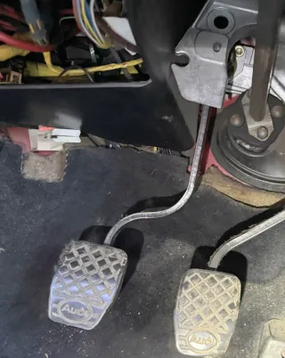 Audi 80 8C Kupplungspedal Kupplung Pedal + Geber 8G1721315 - Bild 1