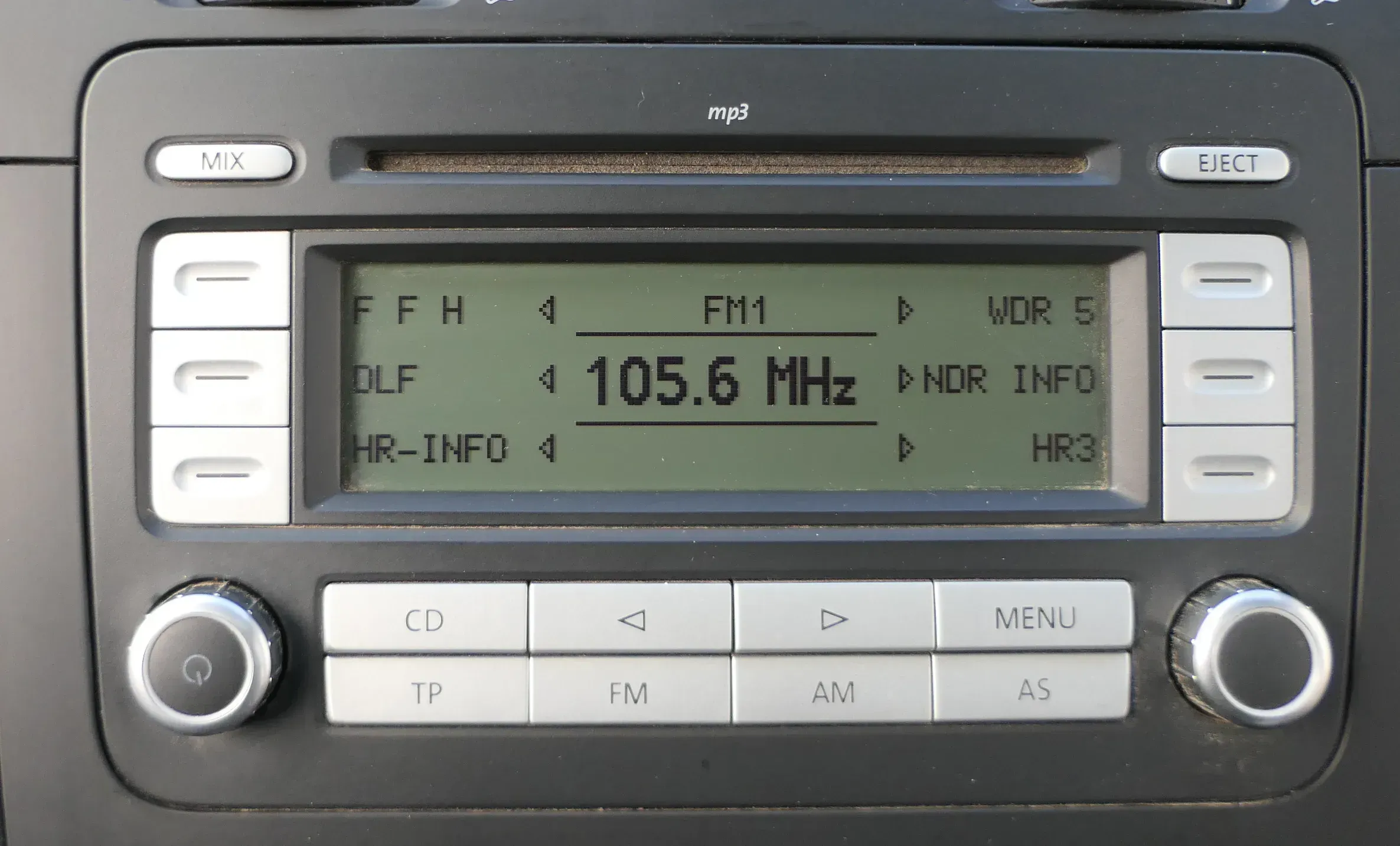 VW Golf 5 V Plus 6 VI Touran Caddy CD Radio RCD 300 1K0035186R mit Code  MP3 - Bild 1