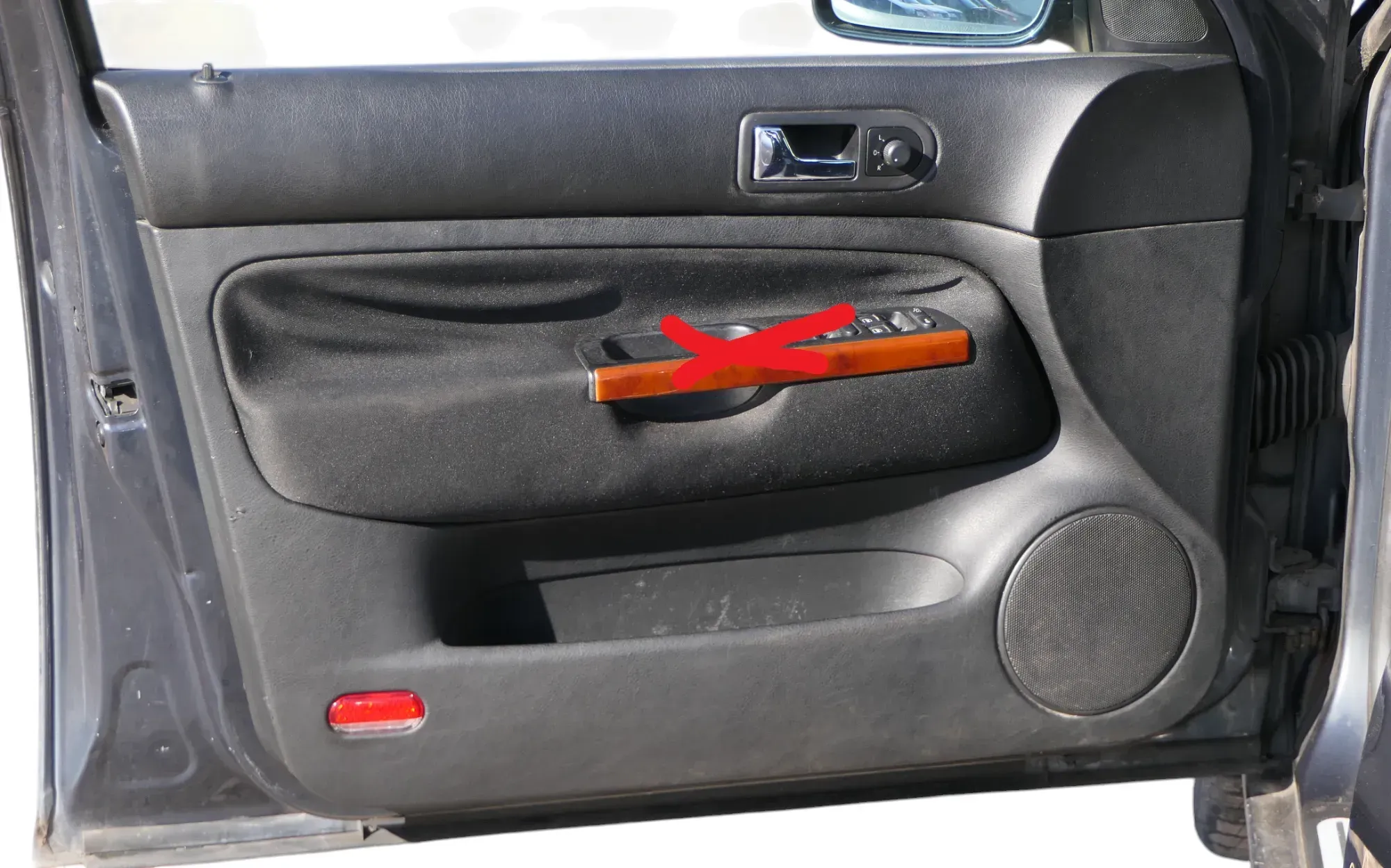 1x Golf 4 Bora Türverkleidung Verkleidung Tür vorne links 4/5-Türer schwarz - Bild 1