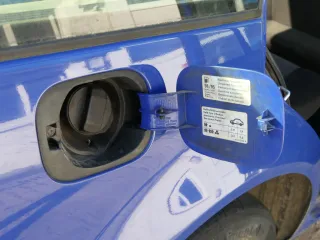 VW Golf 4 Variant Kombi Tankdeckel Deckel Tank Tankverschluß blau LA5C - Bild 2