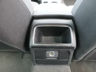 Audi A4 B8 8K Mitteltunnel hinten Verkleidung um Handbremse Konsole schwarz - Bild 2