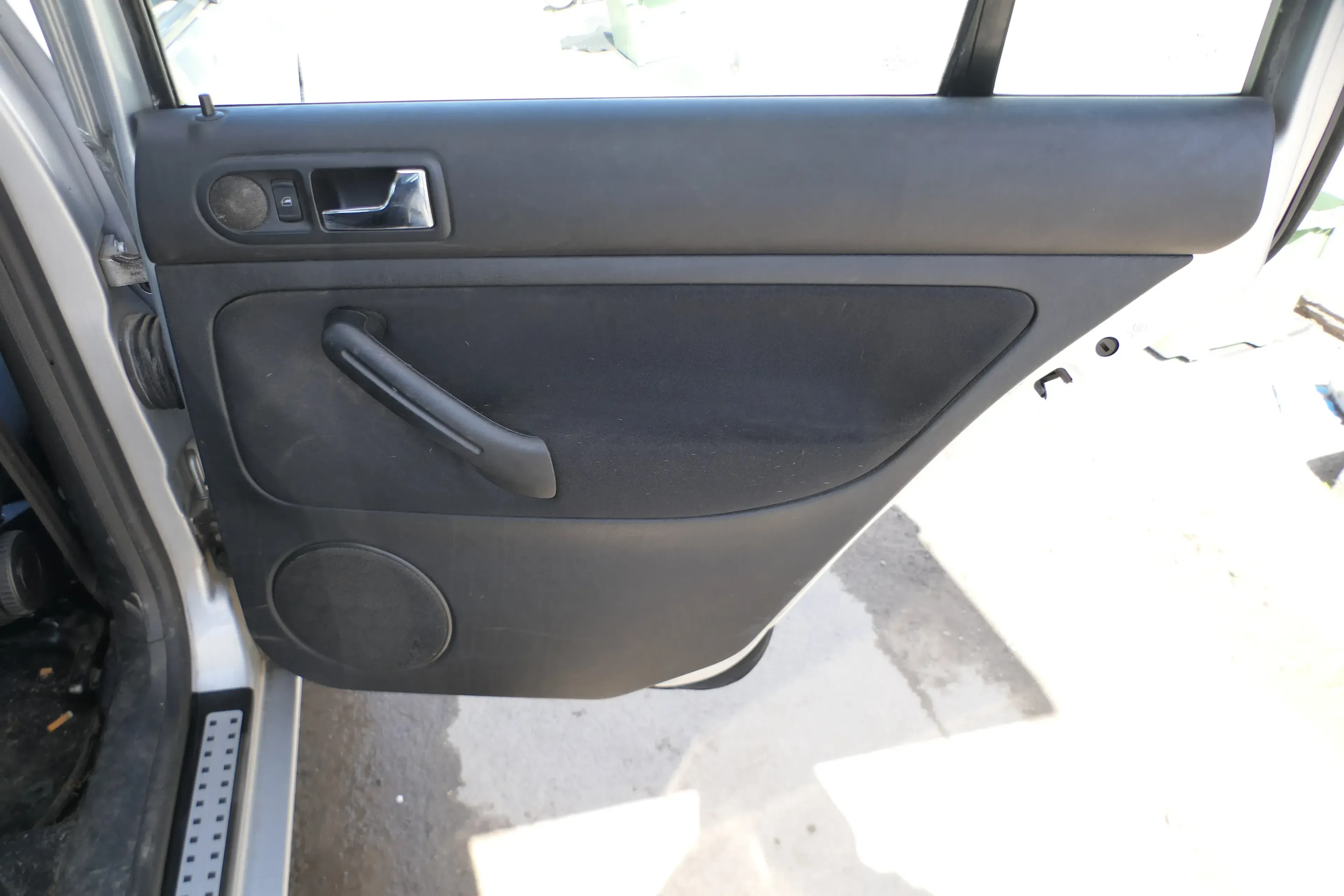 1x VW Golf 4 1J Kombi Türverkleidung Verkleidung Tür hinten rechts schwarz - Bild 1