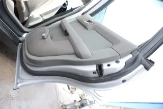 Audi A2 8Z Türverkleidung Verkleidung Tür hinten rechts swing dunkelgrau - Bild 4