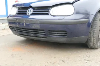 VW Golf 4 Stoßstange vorne Stoßfänger vorn vorne blau LA5G SWR + Kappen - Bild 5