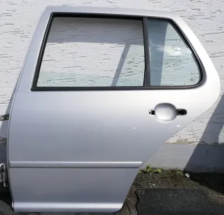 VW Golf 4 Limousine Tür Scheibe hinten links silber LB7Z (KEINkombi) -116194 - Bild 1