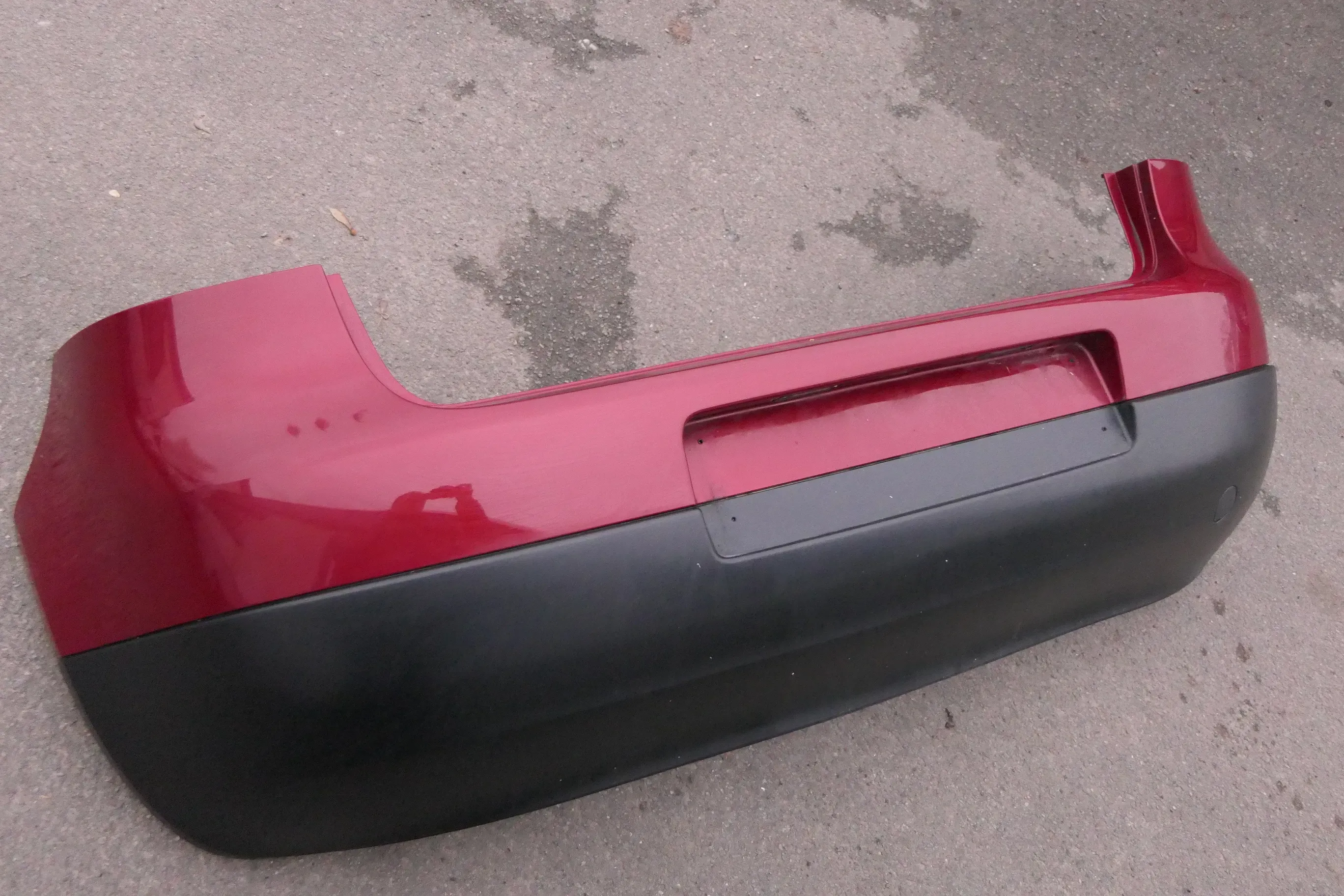 VW Golf 5 1K Limousine Stoßstange hinte Heckstoßstange Stoßfänger rot braun LA3W - Bild 1
