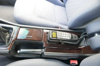 Audi A8 4D Verkleidung Klappe Abdeckung Dekor Holz Optik Mittelkonsole - Bild 4