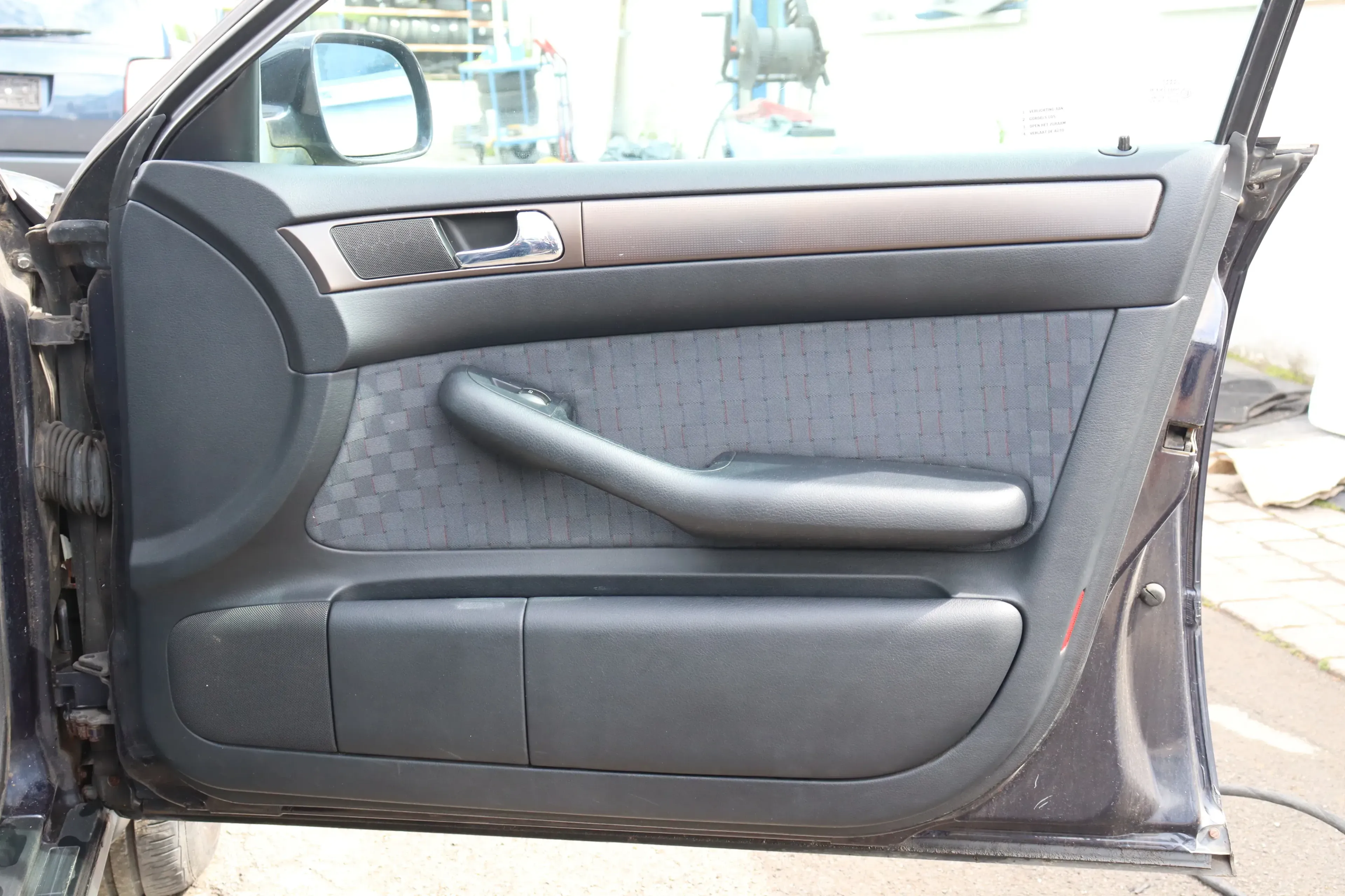 Audi A6 4B Türverkleidung Verkleidung Tür vorne +hinten links rechts swing schwa - Bild 1