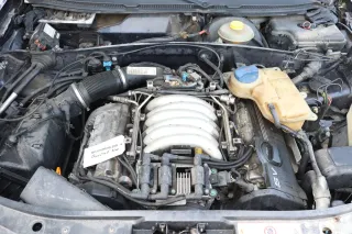 Audi A4 B5 8E A6 4B 2.4l 165-170PS 6 Zyl. AGA/ALF/BDV Kurbelwelle 078105019N - Bild 1