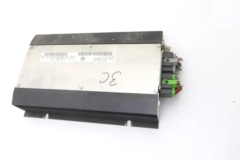 VW Passat 3C Verstärker Sound Amplifier Basic Soundsystem 3C0035456G - Bild 1