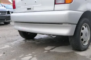VW Polo 6N Stoßstange hinten 2-geteilte Heckstoßstange silber LB7Z Stoßfänger - Bild 3