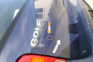 VW Golf 4 Limousine Heckklappe Kofferraumklappe Klappe hinten blau LA5G ohnAnb - Bild 5