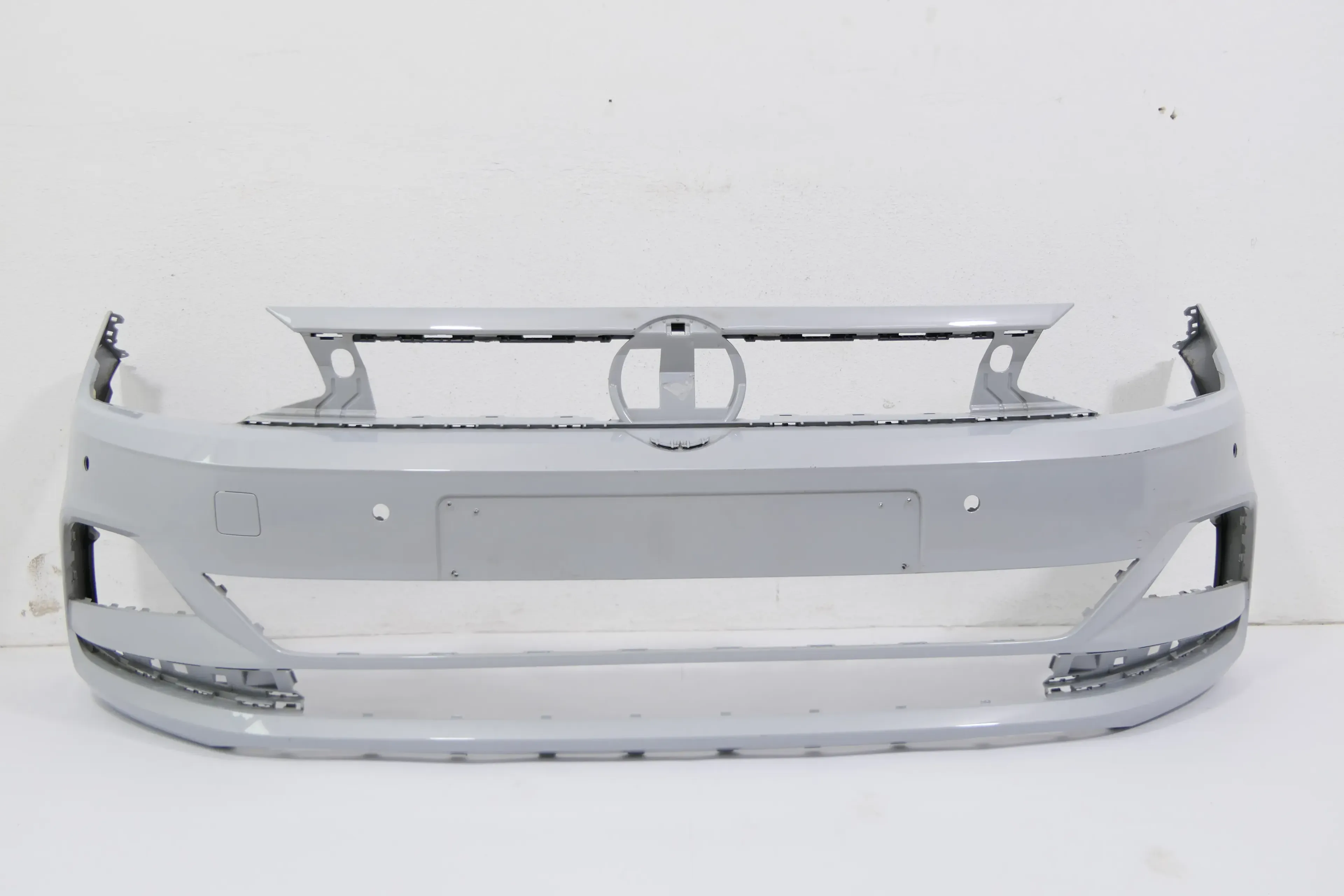 VW Polo AW 2G Stoßstange vorne Frontstoßstange Stoßfänger silber - Bild 1