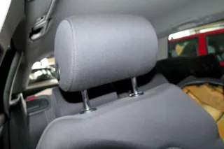 Audi A4 B7 8E Kopfstütze vorne rechts schwarz / soul vorn 8H6 8E0881901BA - Bild 1