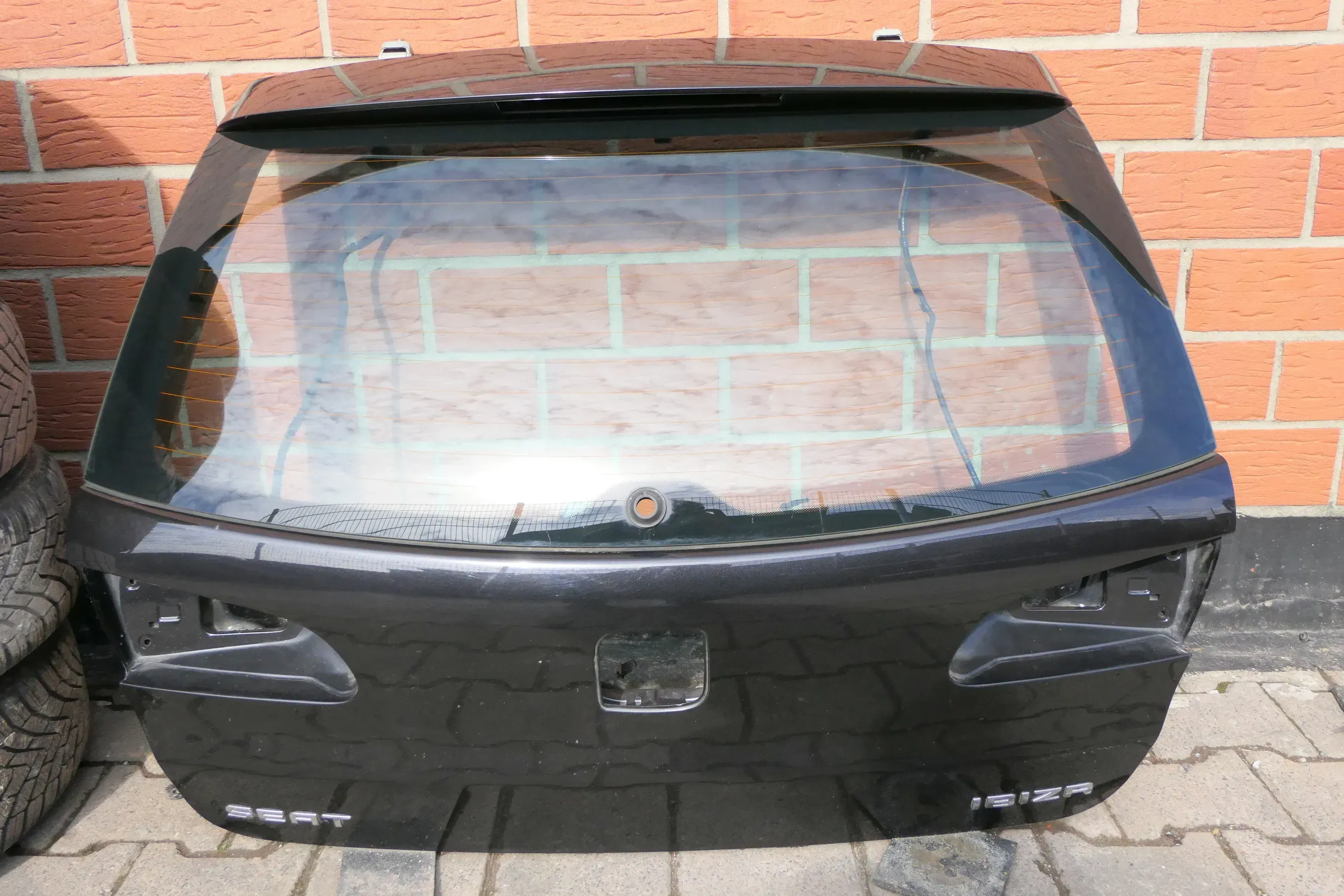 Seat Ibiza 6L Heckklappe Klappe hinten Kofferraumklappe schwarz LC9Z mit Spoiler - Bild 1