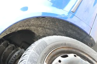 VW Fox Kotflügel vorne links blau LL5M - Bild 3