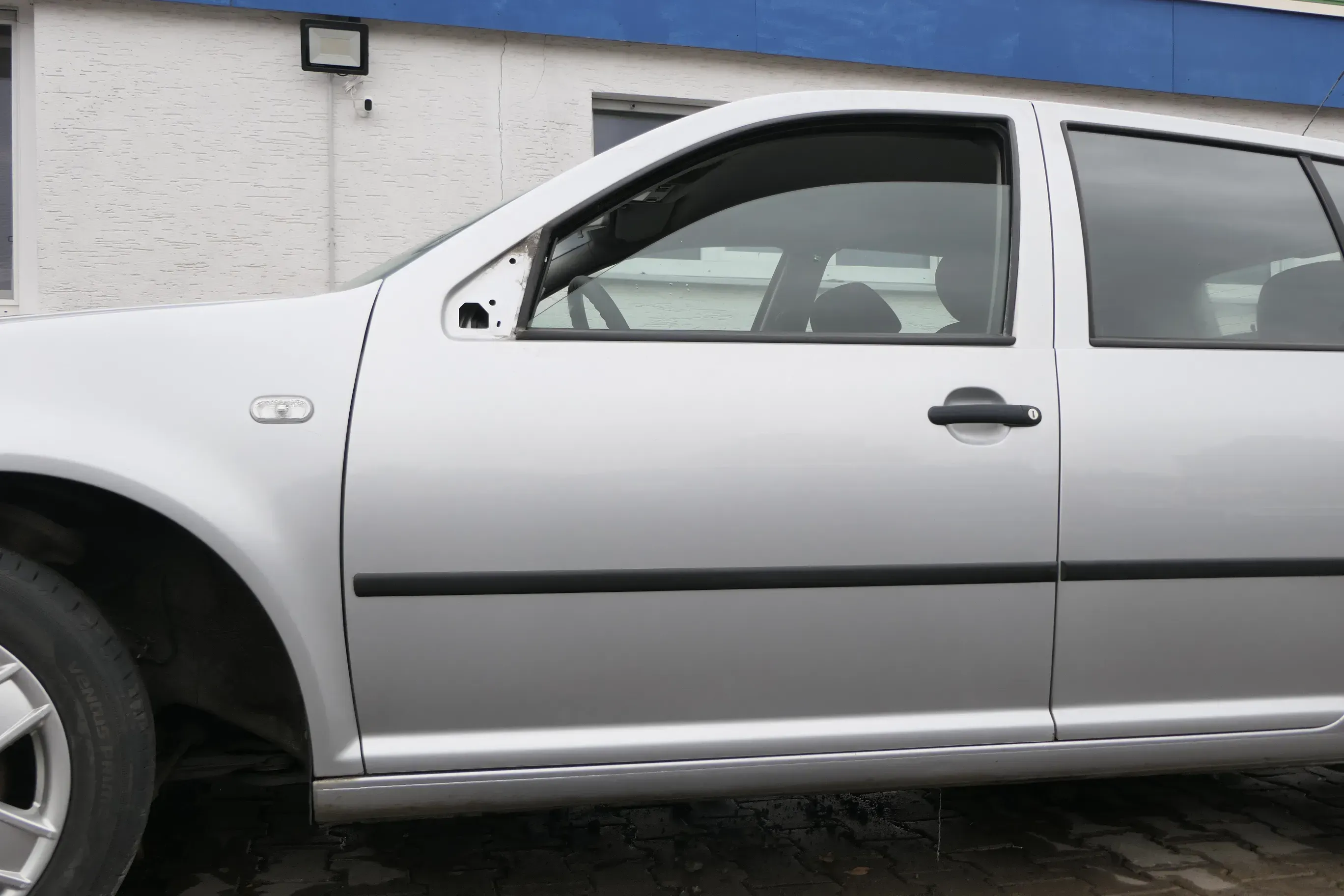 VW Golf 4 Bora Tür vorne links Fahrertür 4/5-Türer & Kombi silber LA7W -ohneAnba - Bild 1