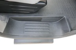 VW T5 Tür links vorne Trittschale Stufe Einstiegsleiste Trittstufe links vorne - Bild 2