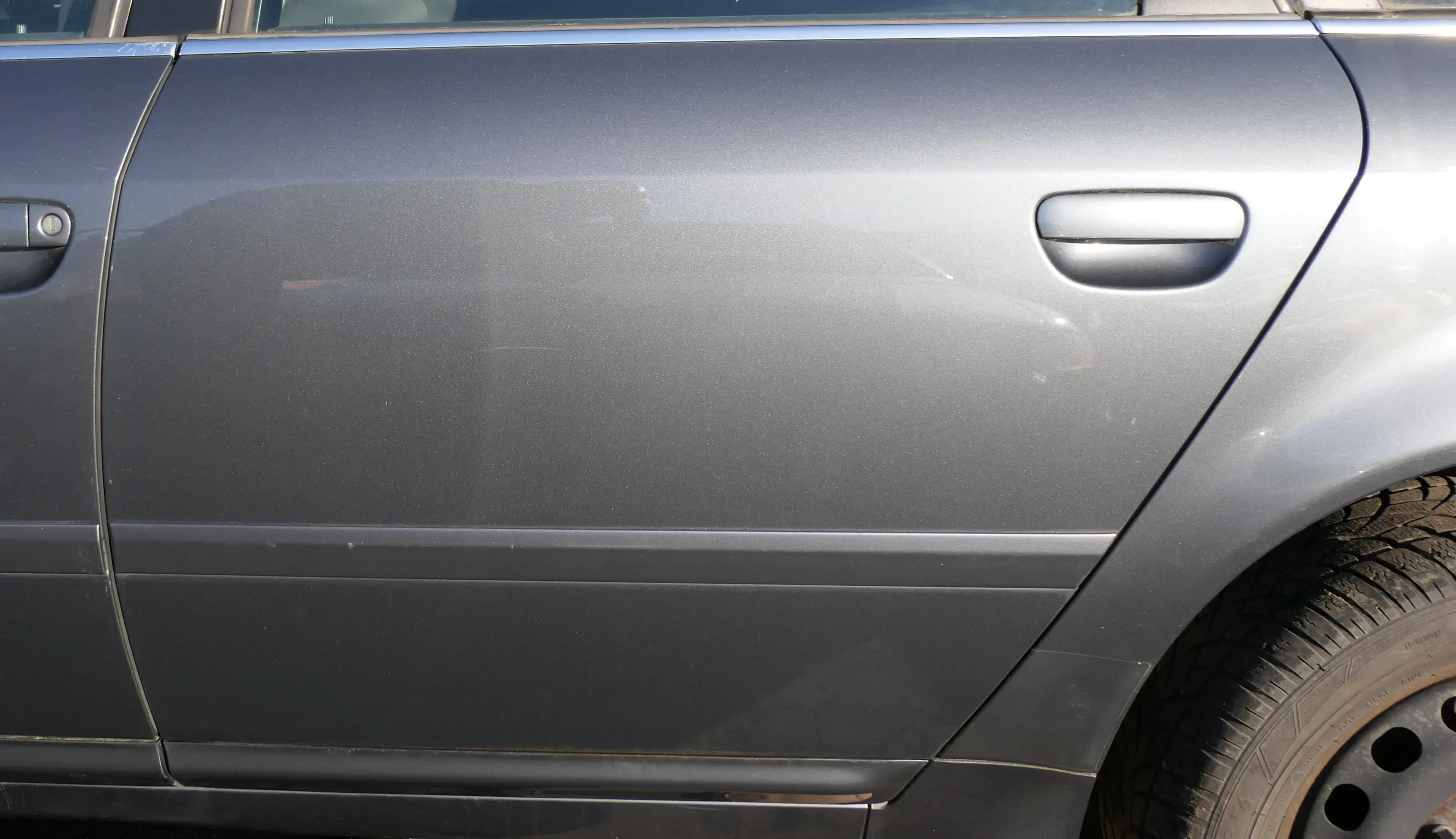 Audi A6 4B C5 Tür Türblatt hinten links grau LX7Z - Bild 1