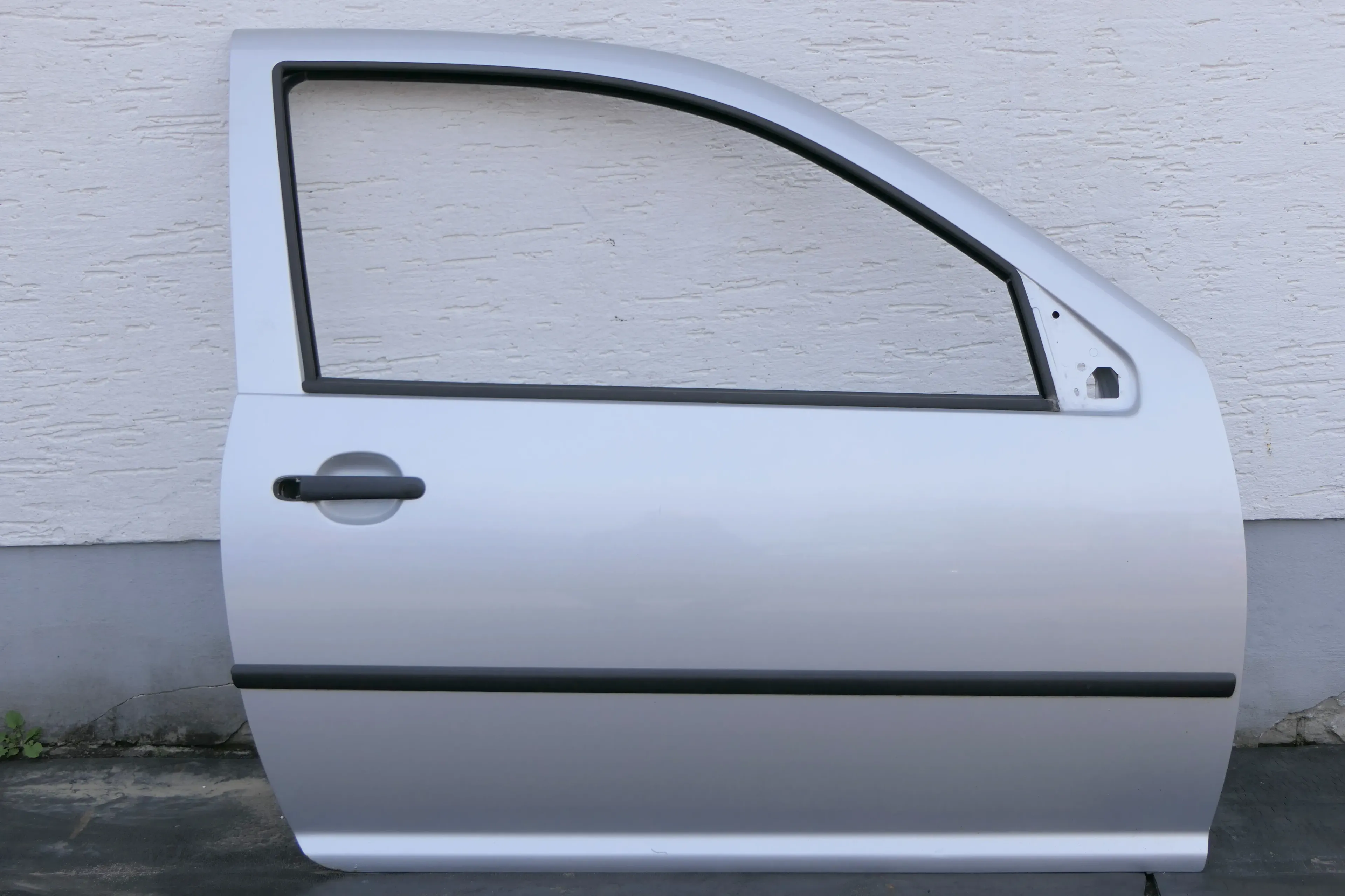 VW Golf 4 Tür vorne rechts Beifahrertür 2/3-Türer silber grau LA7W reflexsilber - Bild 1